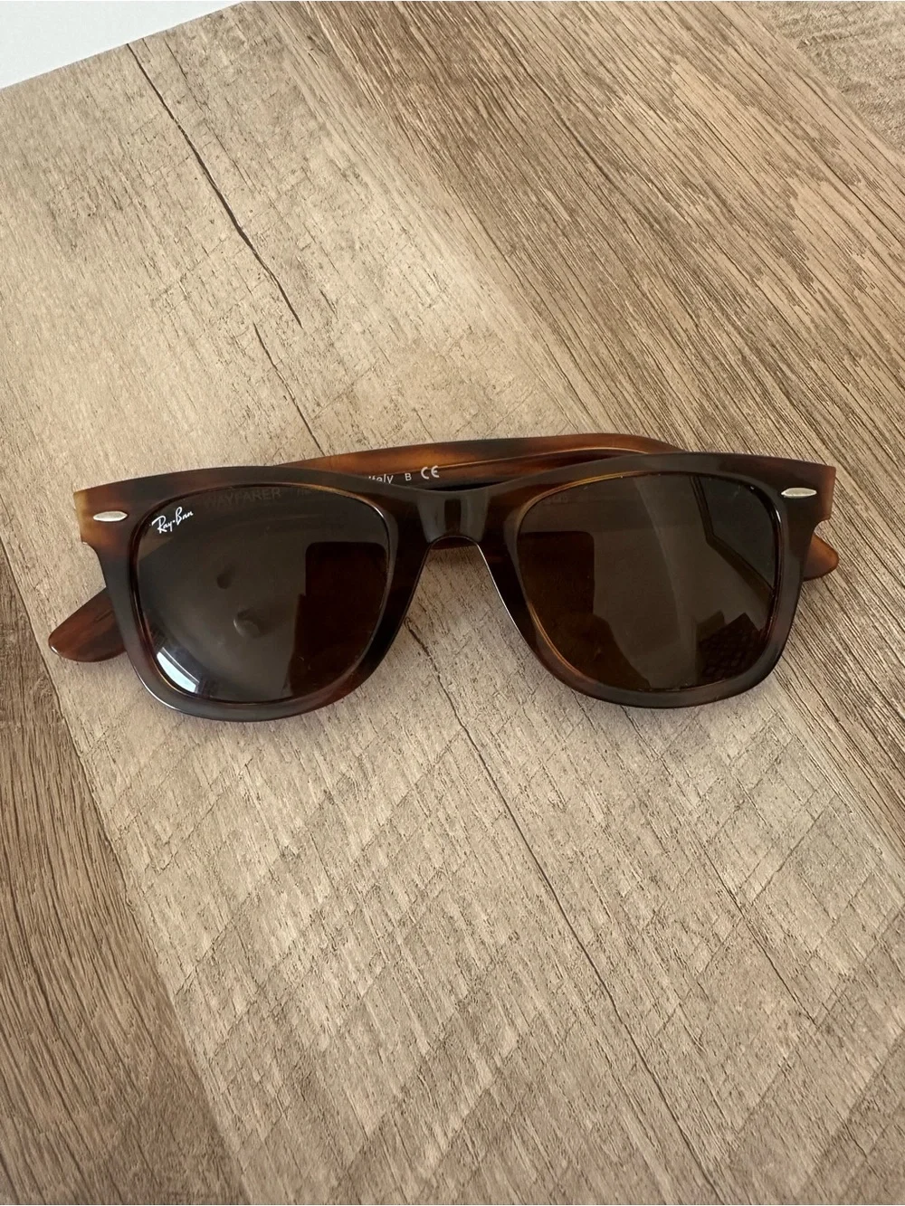 Ray-Ban Wayfarer Sunglasses - Tortoiseshell Frame with Brown Lenses